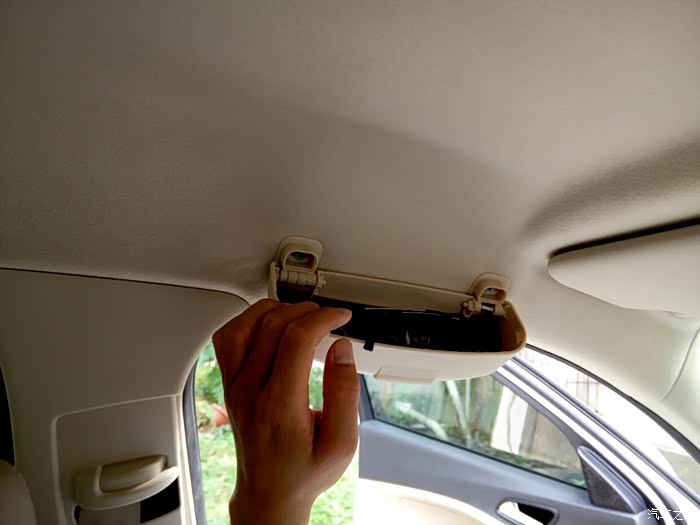 今天来个安装眼镜盒