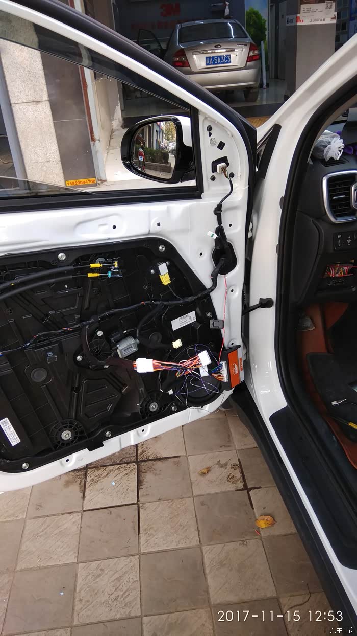 我装的忠诚卫士,拆门板接了个线装好的.