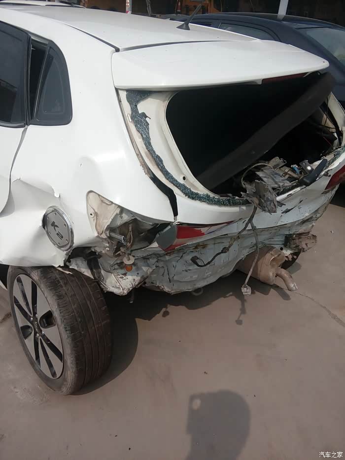 【图】被撞了追尾_起亚k2论坛_汽车之家论坛