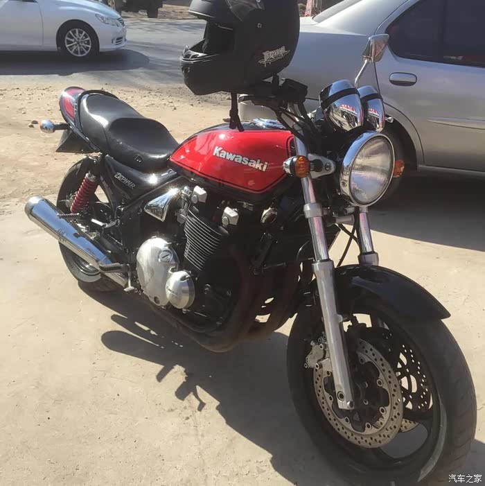 哥们我想问一下你多少钱买的,我也有一辆,川崎西风1100,提速那叫一个