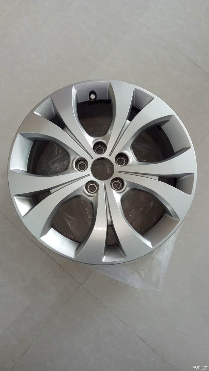 莲花轮毂轮胎一套