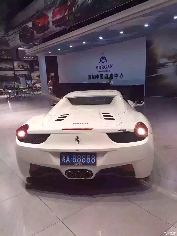 湘a88888由虎头奔换成法拉利了拍到了