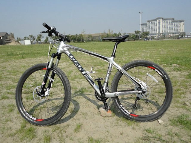 入手zgl碳纤维自行车gracefui9万165单车部落享受大自然 提美利达公爵