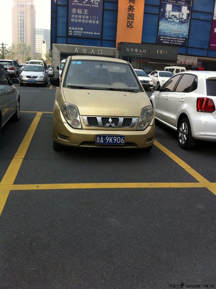 车牌不挡了,车主别来灭我啊.