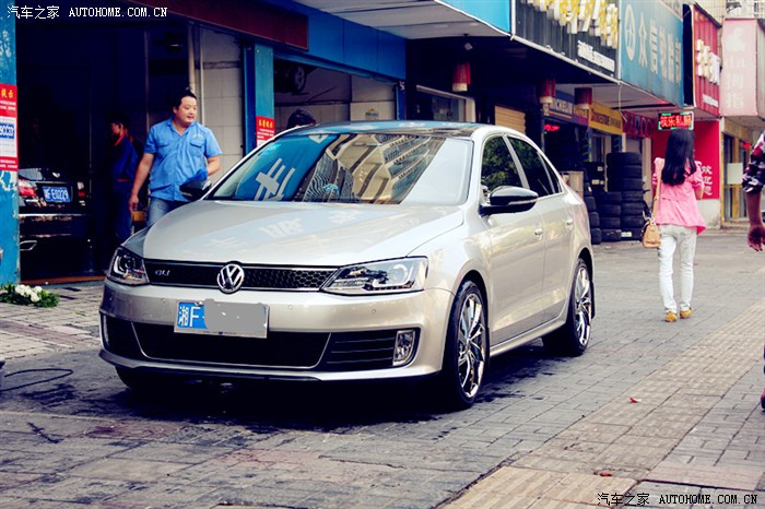 湖南省第一台新速腾终极改装独悬ap卡钳18寸轮毂续