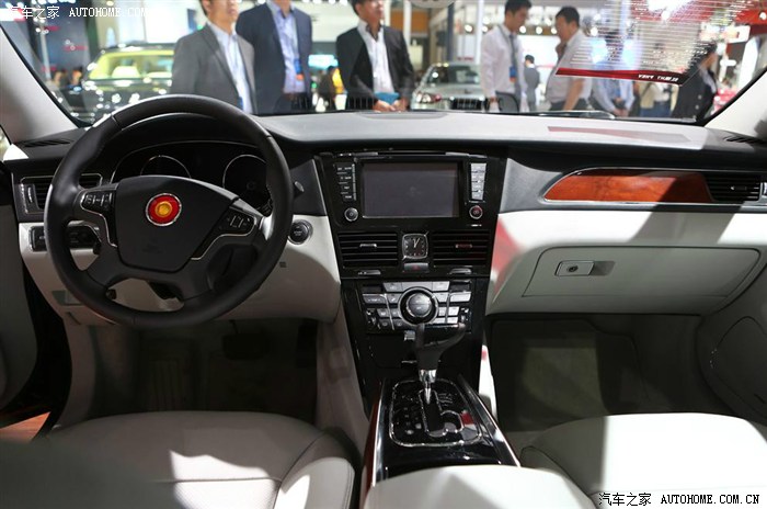 转花城赏红旗感觉杠杠滴