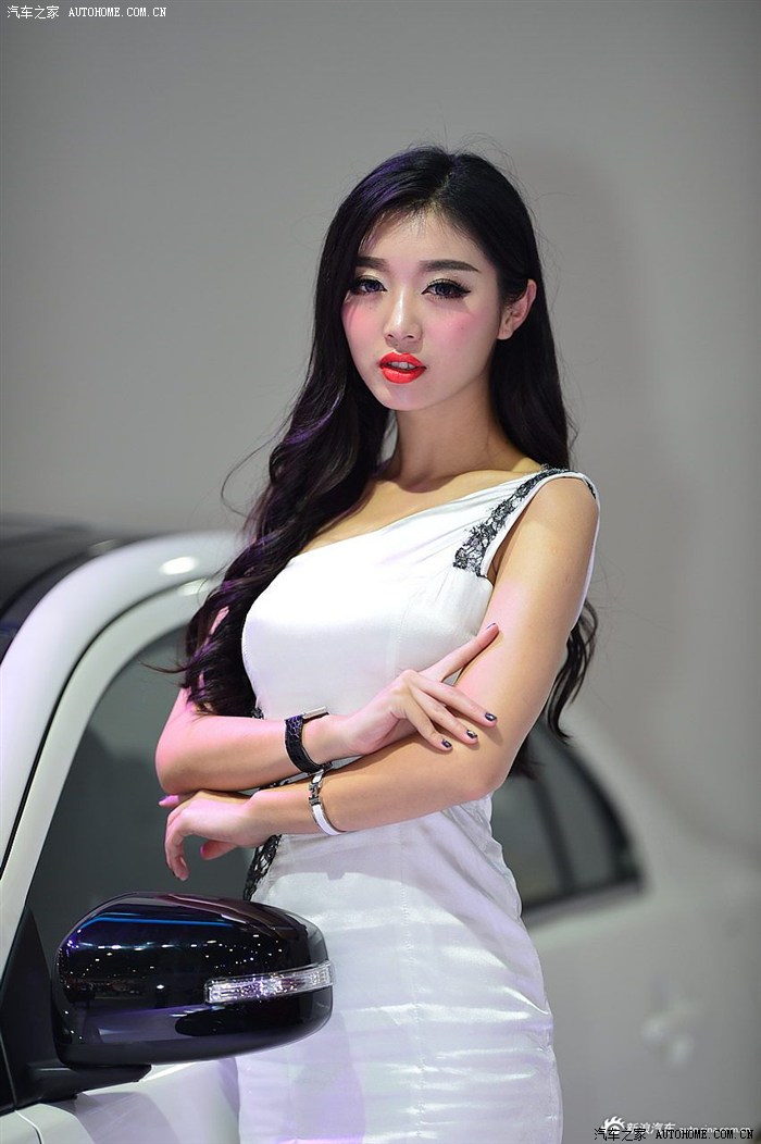大片,美女如云——2013广州车展车模高清组图第1季