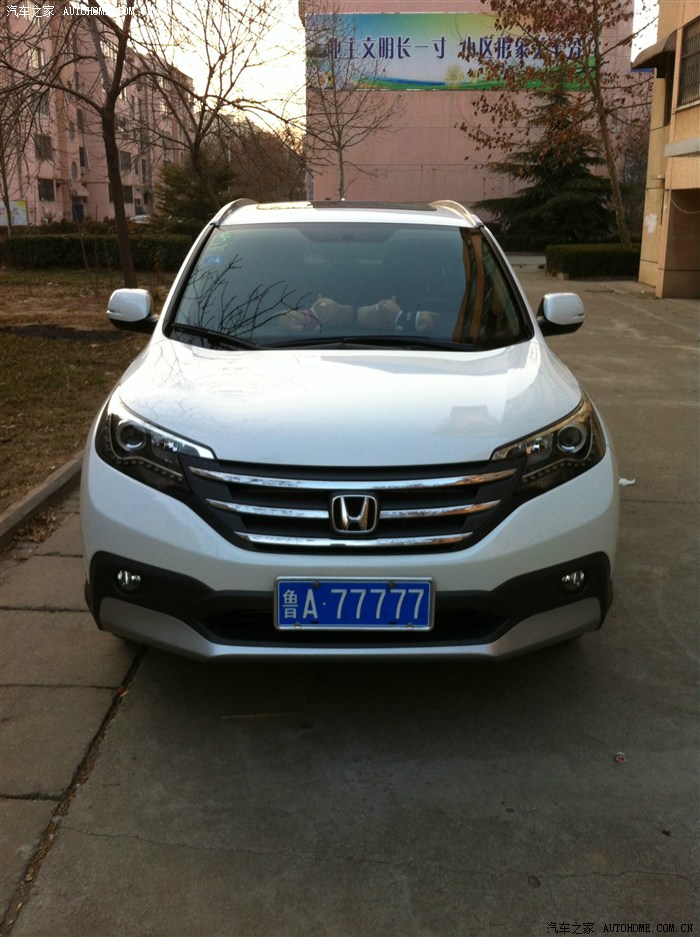 4的最近右侧车胎的右边吃胎严重.