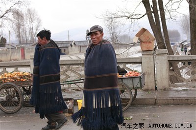 去大凉山赶场,看彝族擦尔瓦风光