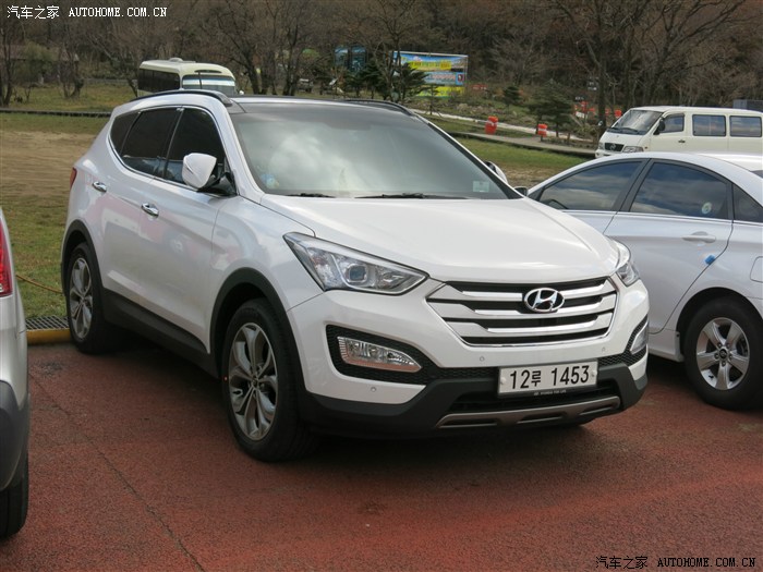 去年10月韩国玩已经到处都是ix45新胜达了噢