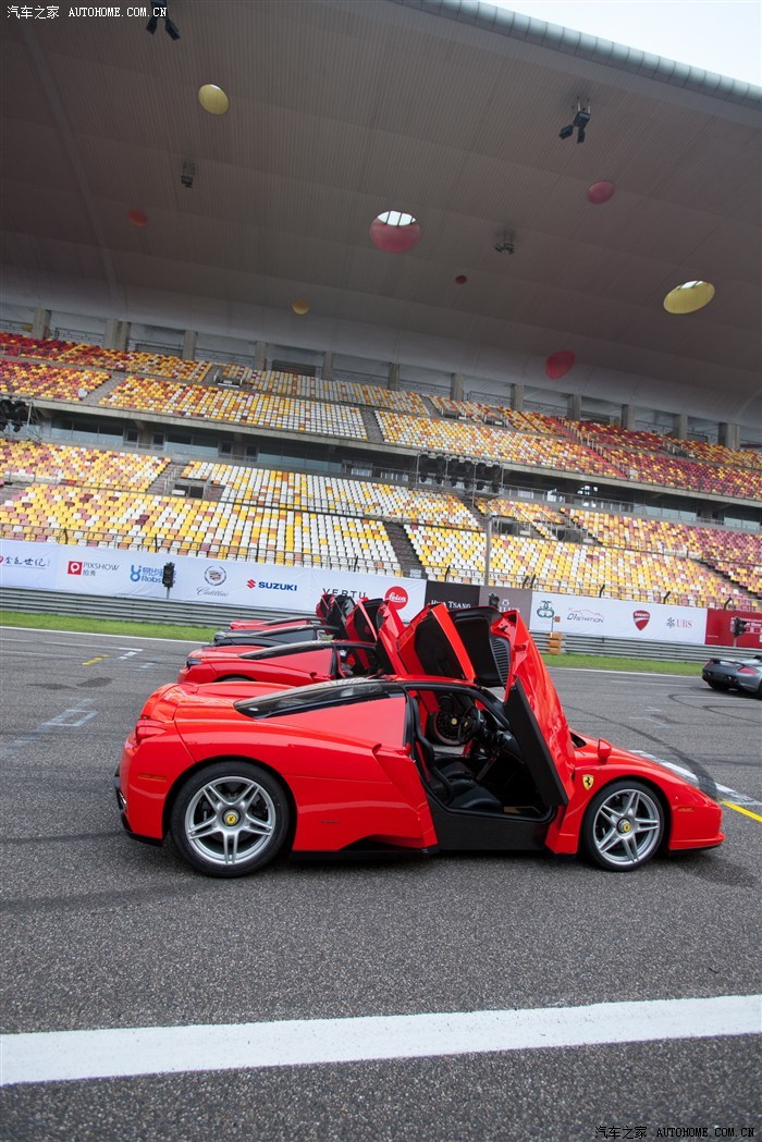 法拉利f12 berlinetta提车作业 sscc上海超跑俱乐部