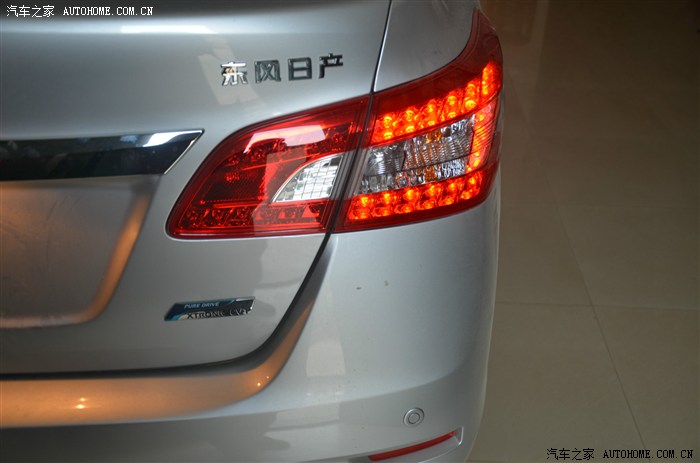 新轩逸后雾灯,只亮一个!