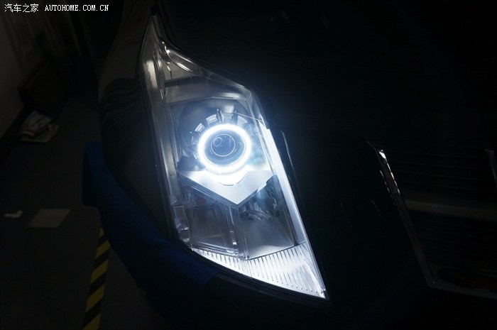 南通卡迪拉克srx改灯 本人经常走高速一直感觉车灯不够亮!