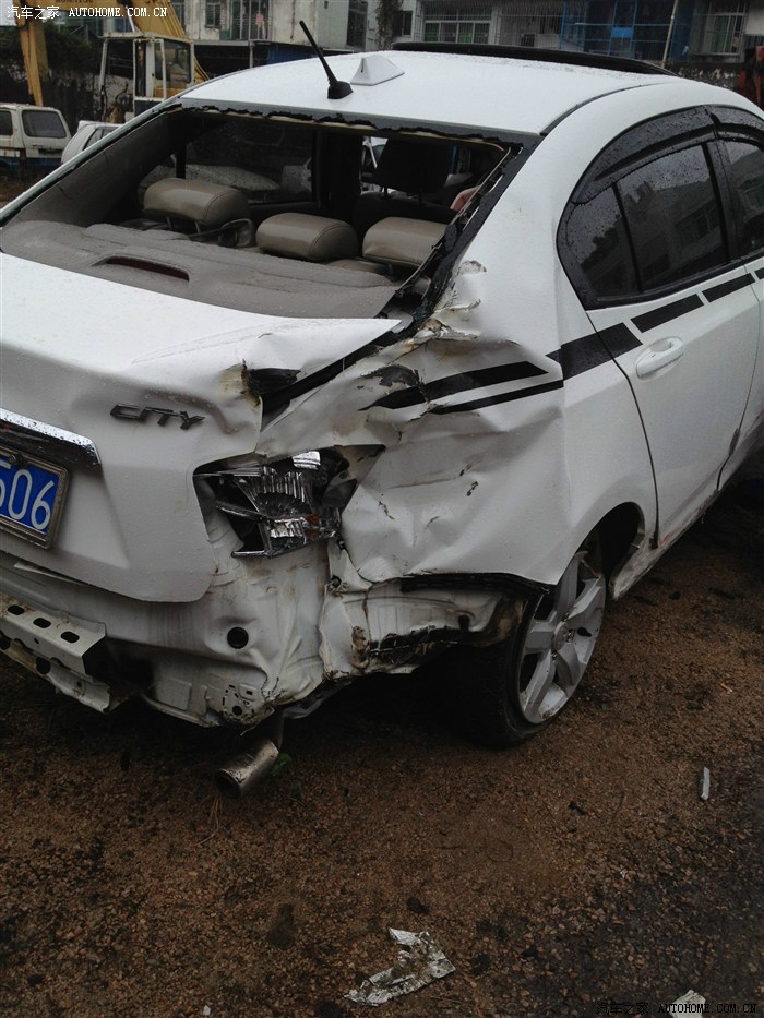 发几张我的ff车祸图1楼已更新白天的图