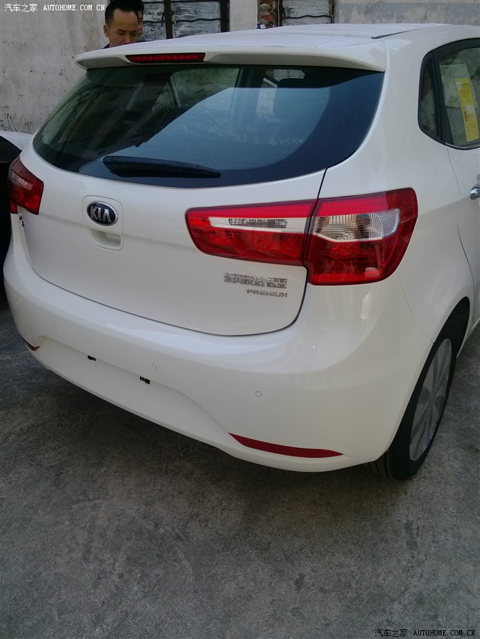 k2 1.6p 白色两厢