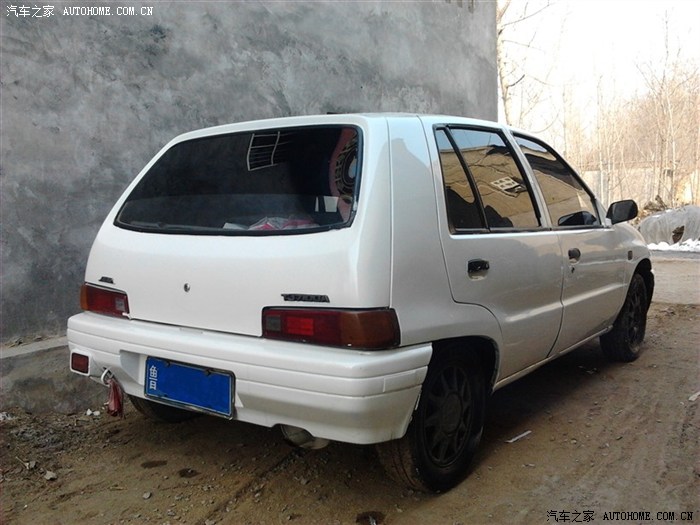 以车会友老夏利7101两厢三厢的都进来