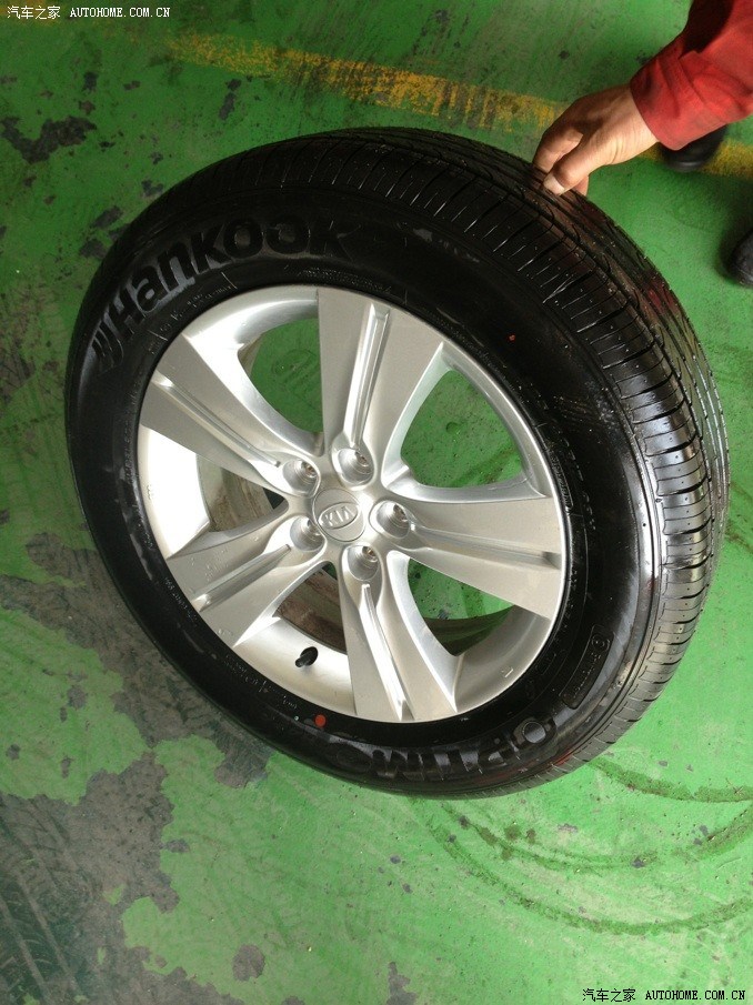 出原车17寸轮胎