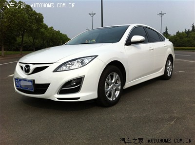 白色睿翼轿跑提车作业大量图片