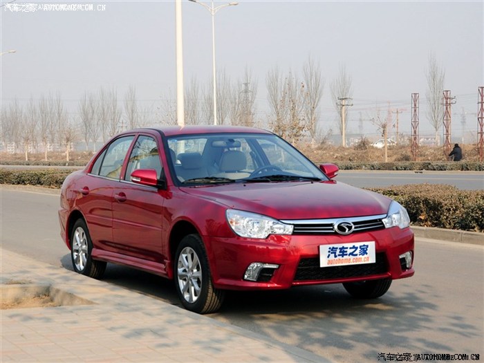 跪求神人帮忙认一下两辆车是什么车多谢多谢