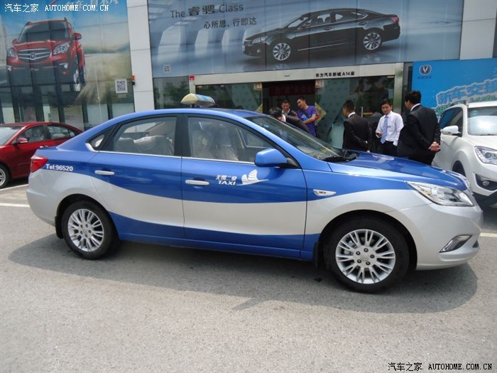 无锡首辆逸动款出租车感觉好厉害哦