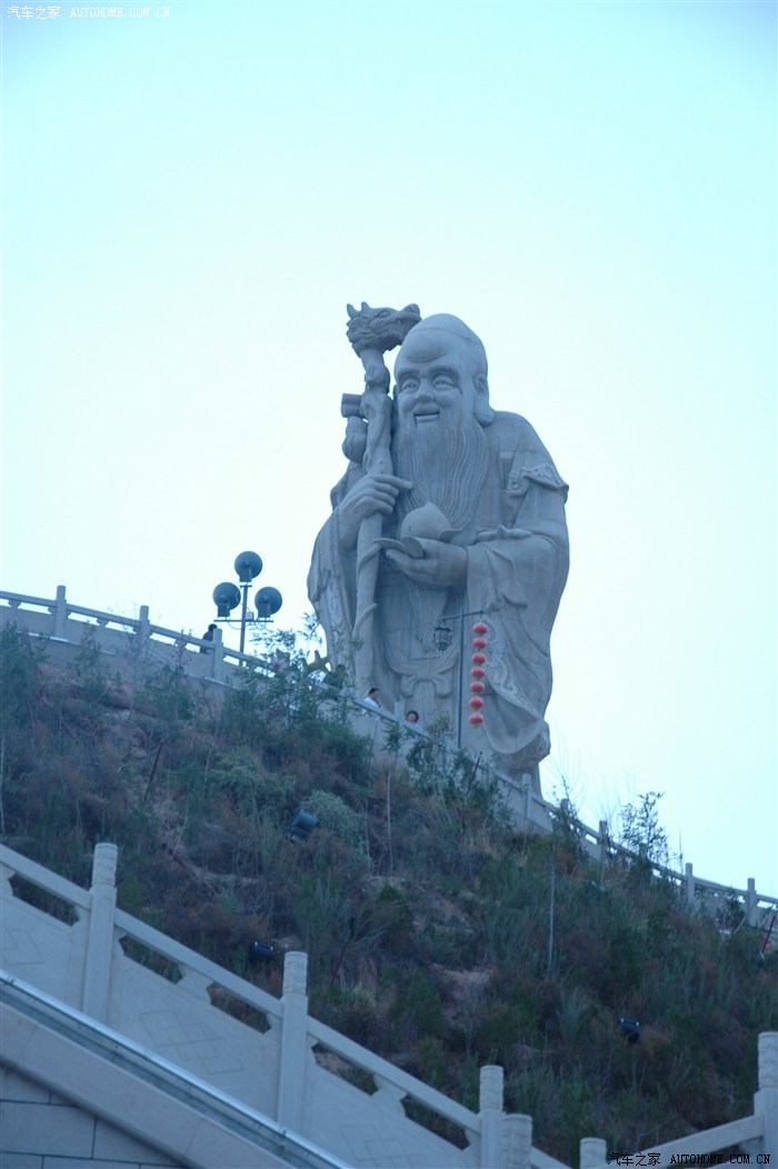 吃完晚饭,去仁寿山