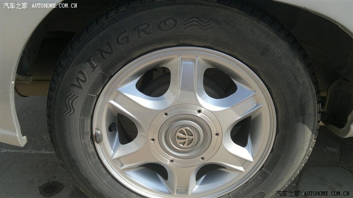 夏利n3更换17570r13轮胎作业