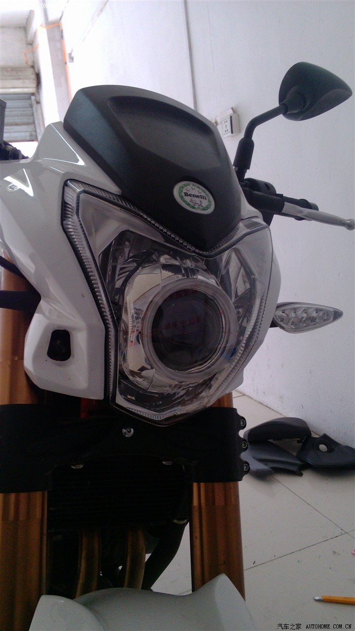 上海浦东贝纳利黄龙600大灯改装海拉3双光透镜实体店服务