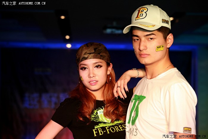 帅哥美女服装秀