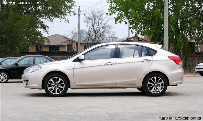 v6菱仕淡金色实车体验分享涂鸦路跑记忆犹新