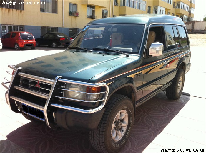 是三菱v31吧,第一代承载车身的