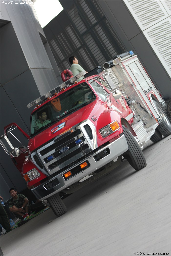 先上几张福特f-650消防车!(山西就是有钱!消防车都进口!