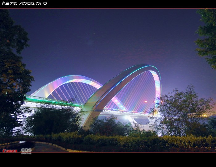 【风景】夜色里的彩虹桥—— 南宁大桥