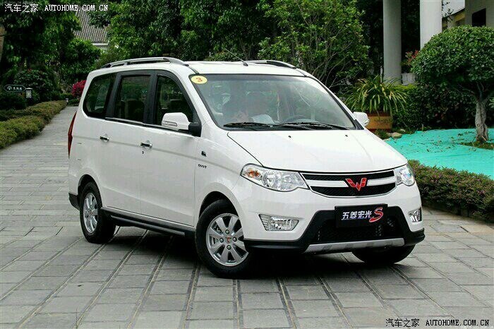 五菱宏光s糖果白