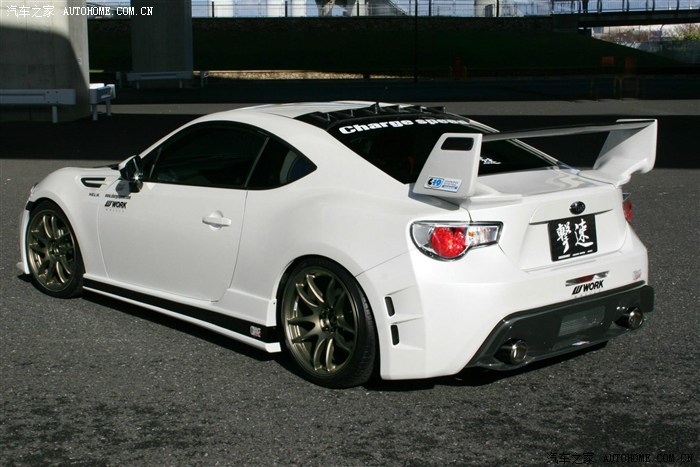 丰田86有必要加装尾翼吗这款尾翼好看吗给个意见吧