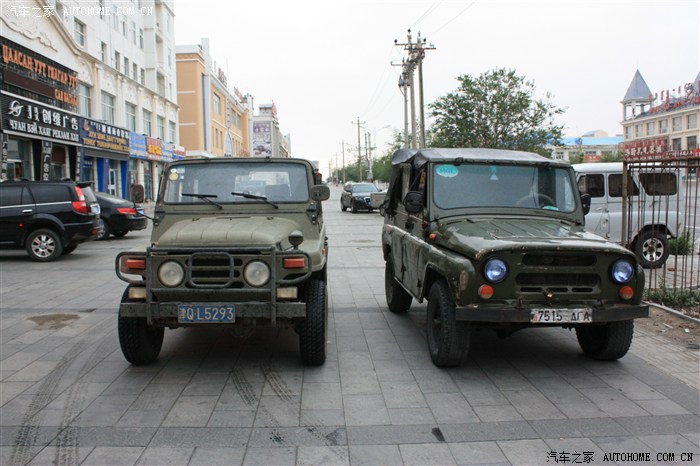 天涯之14年勇闯西藏,新疆在我们入住的酒店下面就停着成堆的嘎斯吉普