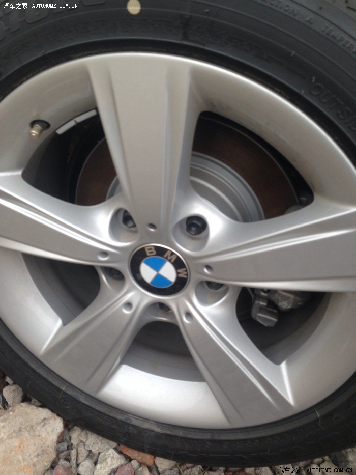 新车刹车盘上的锈蚀