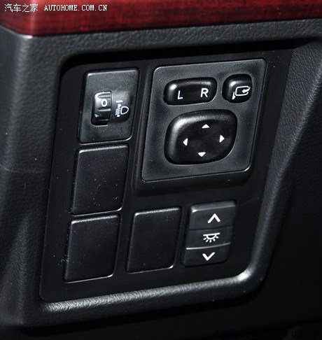 请教下大灯高度调节问题