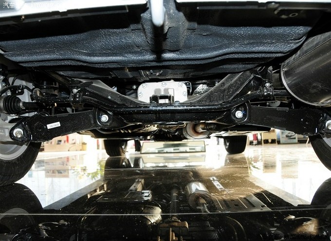 新驭胜s350主流20万suv拆解对比转