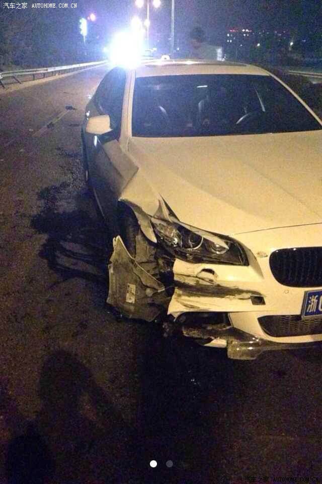 路遇车祸,撞的不轻.bmw