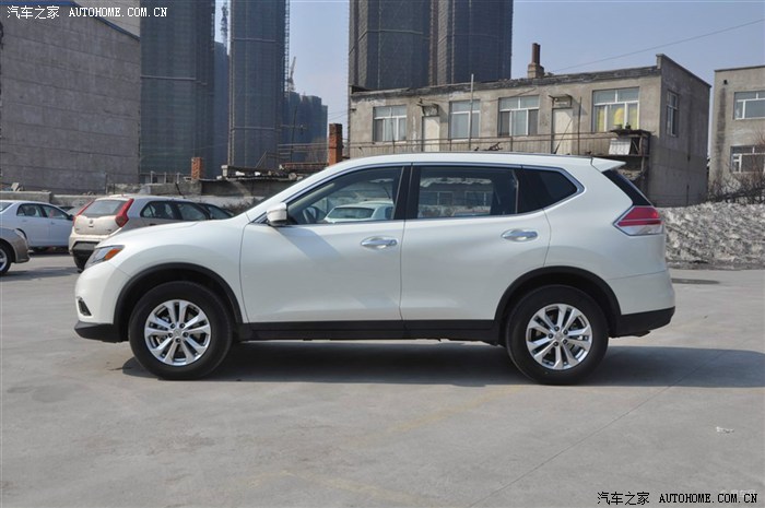 喜欢白色新奇骏