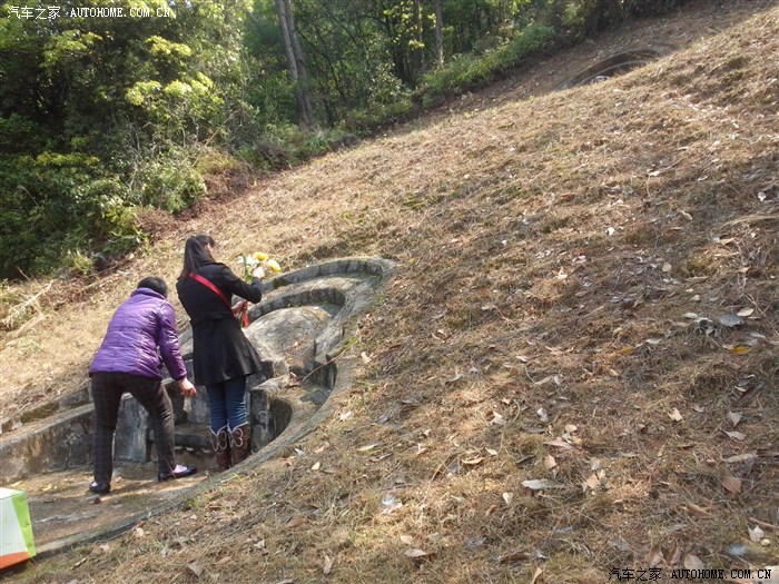 修身不忘三省训孝心常念一炉香尊祖敬宗传承永儿孙世代定炽昌