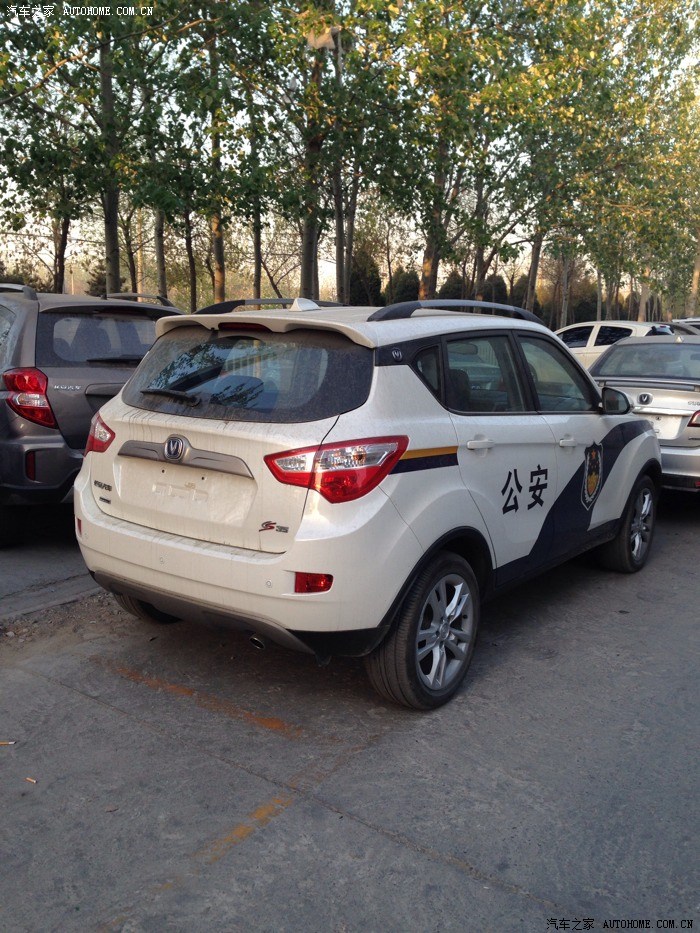 【图】在4s店拍到的cs35专用警车,_长安cs35论坛_汽车之家论坛