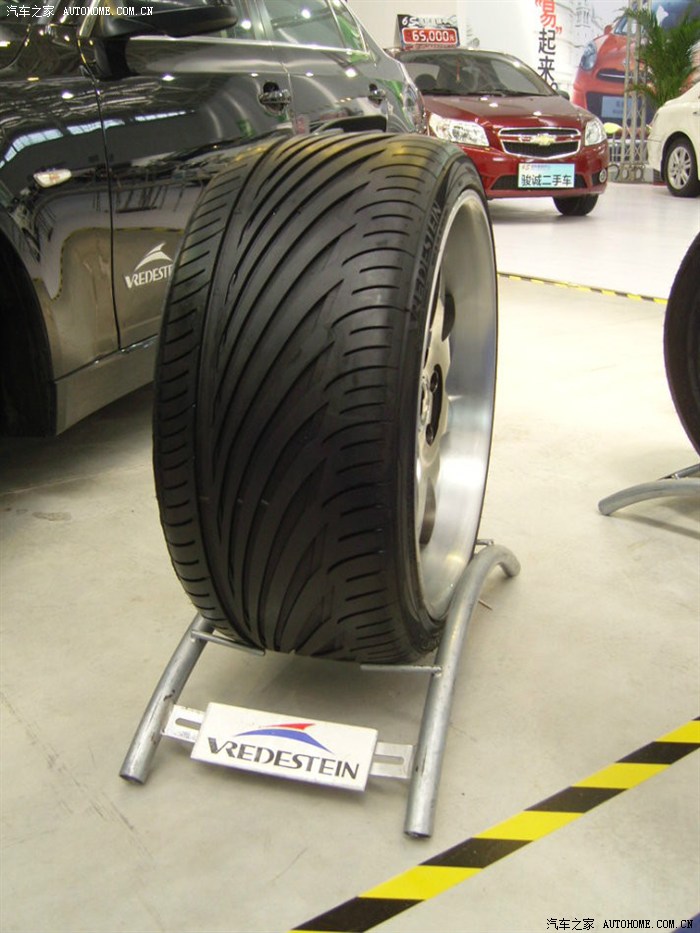 上了一套hrep93l的轮毂荷兰的弗雷德轮胎