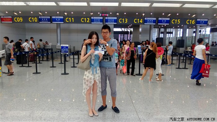 【首页】斯巴鲁xv媳妇当车模第一季,清新气质小黑丝,素颜无p