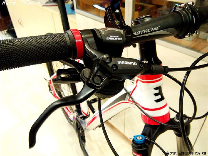 由shimano deore 30速套件武装的整车,变速精准,耐久度