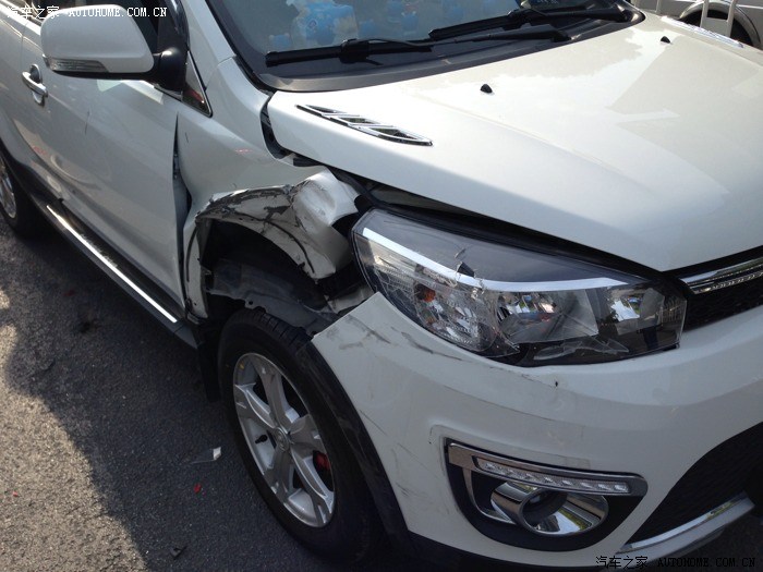 【图】今早交通事故,车子坏的有点严重._长城m4论坛_汽车之家论坛