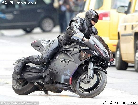 机械战警摩托车