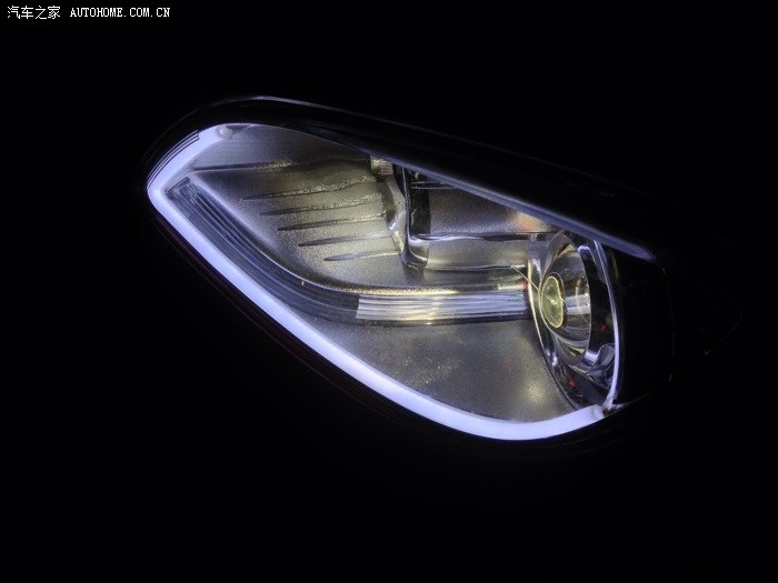 白色英朗gt冰蓝led示宽灯效果