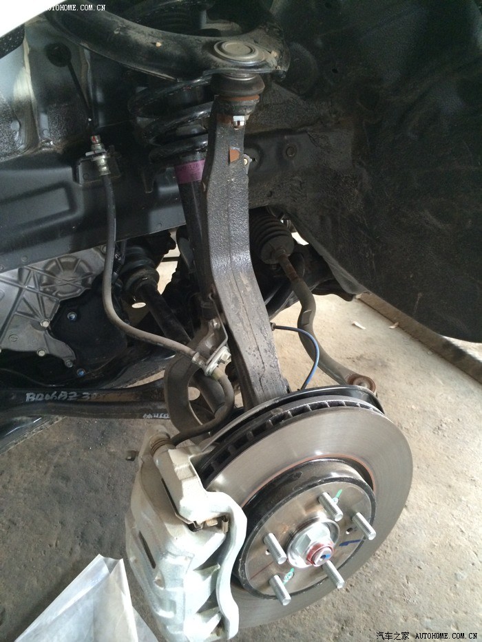 前悬挂还挺粗的