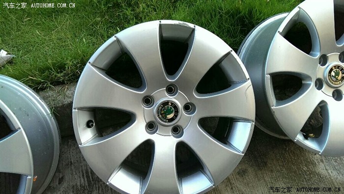 便宜出昊锐原厂16寸7幅轮毂(已出,版主请删帖)谢谢